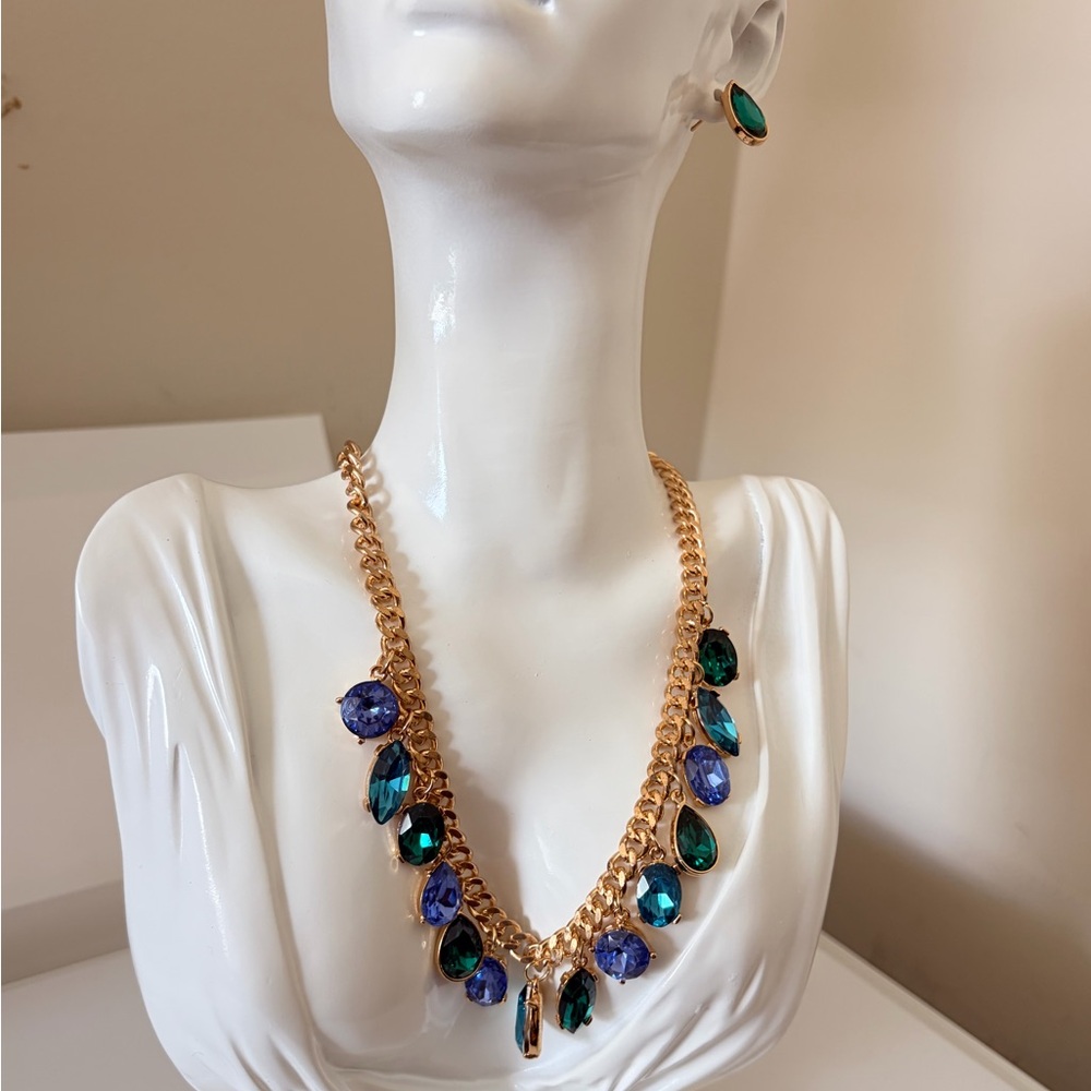 Gold Chain Necklace and earring set with Emerald & Sapphire Teardrop Stones